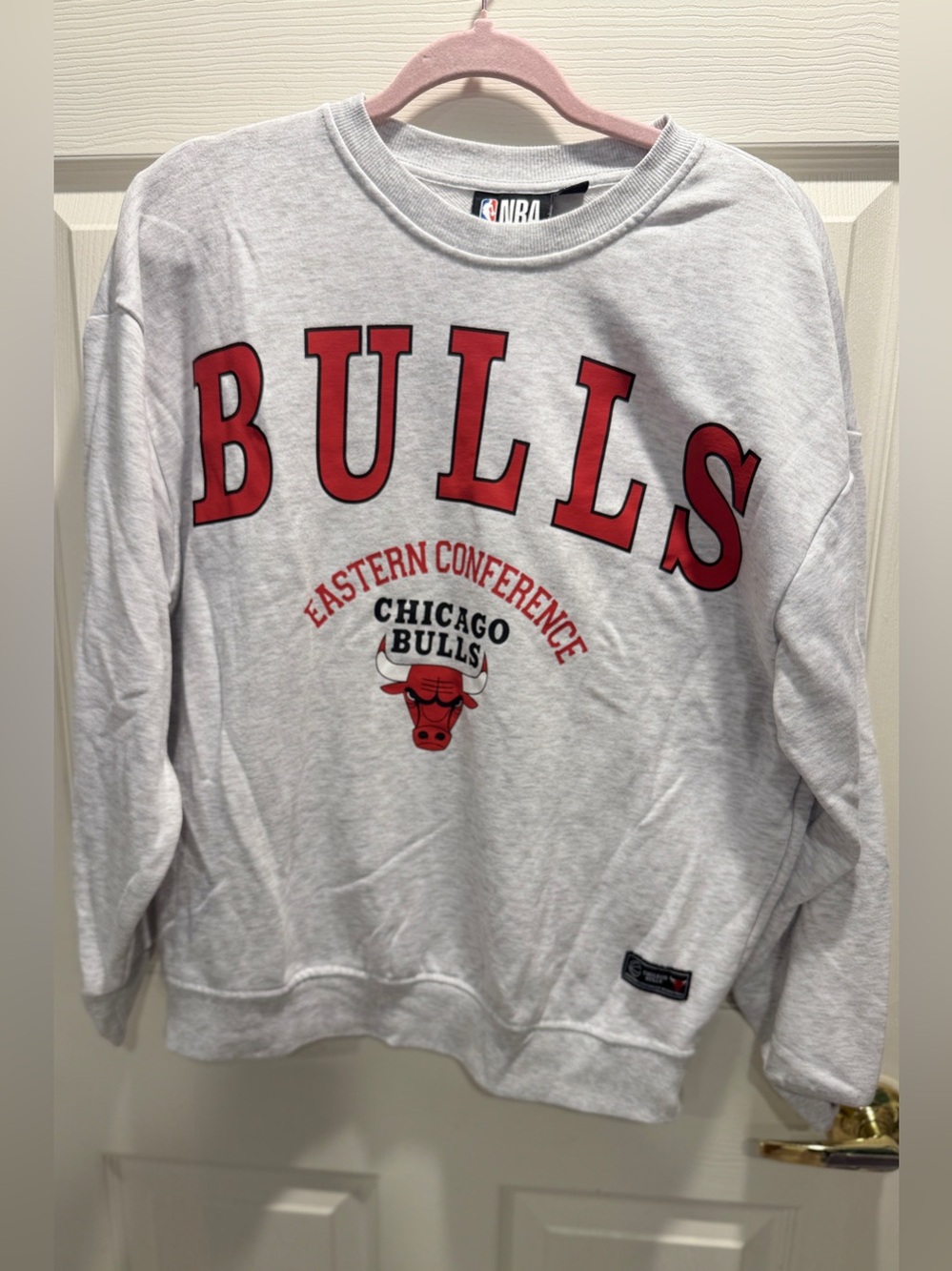 NBA Chicago Bulls Eastern Conference Grey Crewneck Sweatshirt Size 2XS - Picture 3 of 8